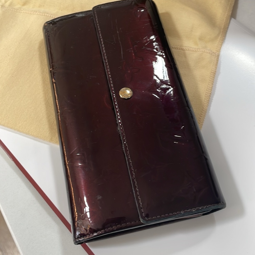 AUTHENTIC LOUIS VUITTON WALLET
